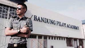 Ketahui Biaya Sekolah Pilot dan Lisensi Penerbangannya