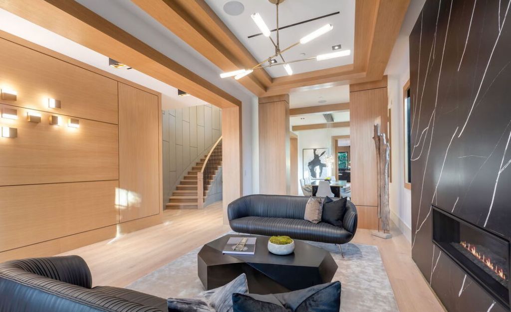 Anak Arnold Schwarzenegger Beli Rumah Seharga Rp61 Miliar