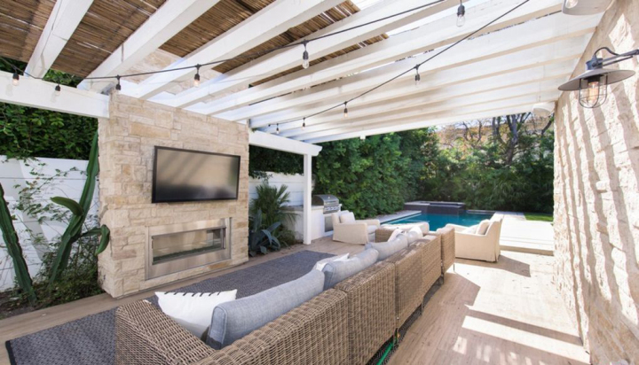 Patrick Schwarzenegger Jual Rumah Rp49 Miliar