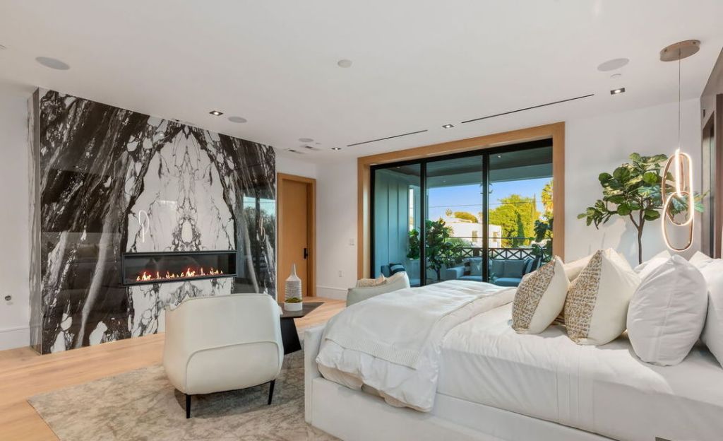 Anak Arnold Schwarzenegger Beli Rumah Seharga Rp61 Miliar