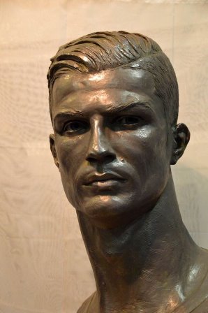 Muncul Patung Tandingan Wajah Cristiano Ronaldo