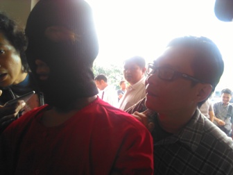 Polisi Bekuk Penusuk Perempuan Belia Berambut Pirang