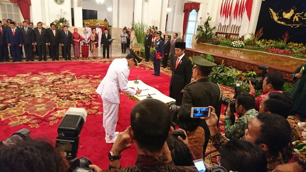 Momen Pelantikan Anies-Sandi di Istana Negara