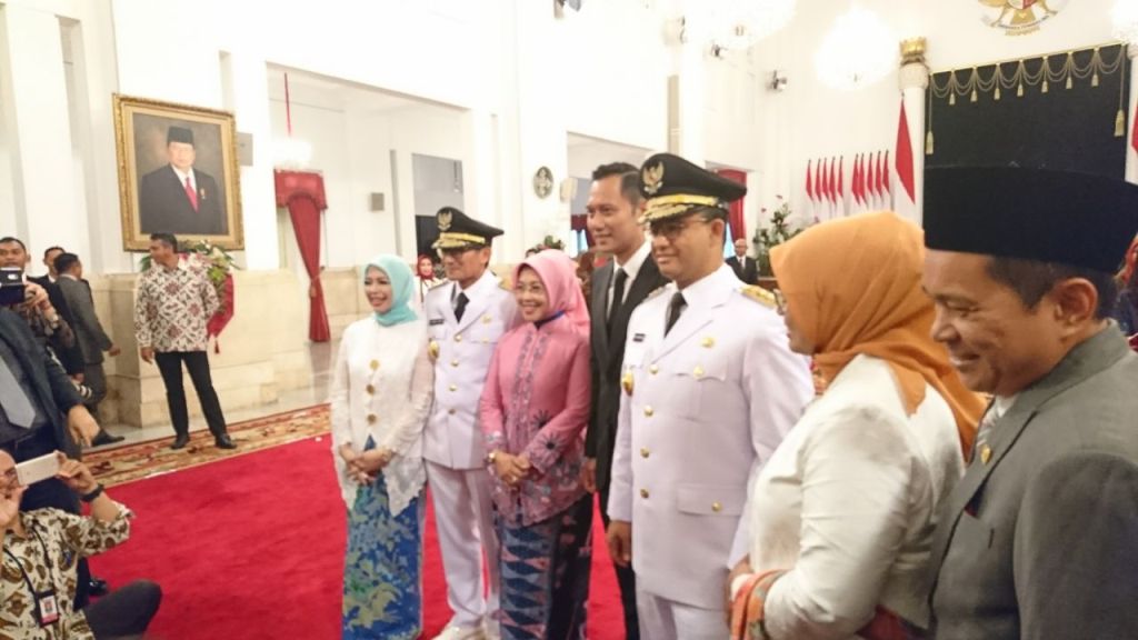 Momen Pelantikan Anies-Sandi di Istana Negara