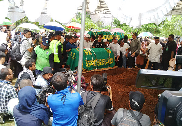 Tangis dan Salawat Iringi Pemakaman Korban Penyekapan di Pulomas