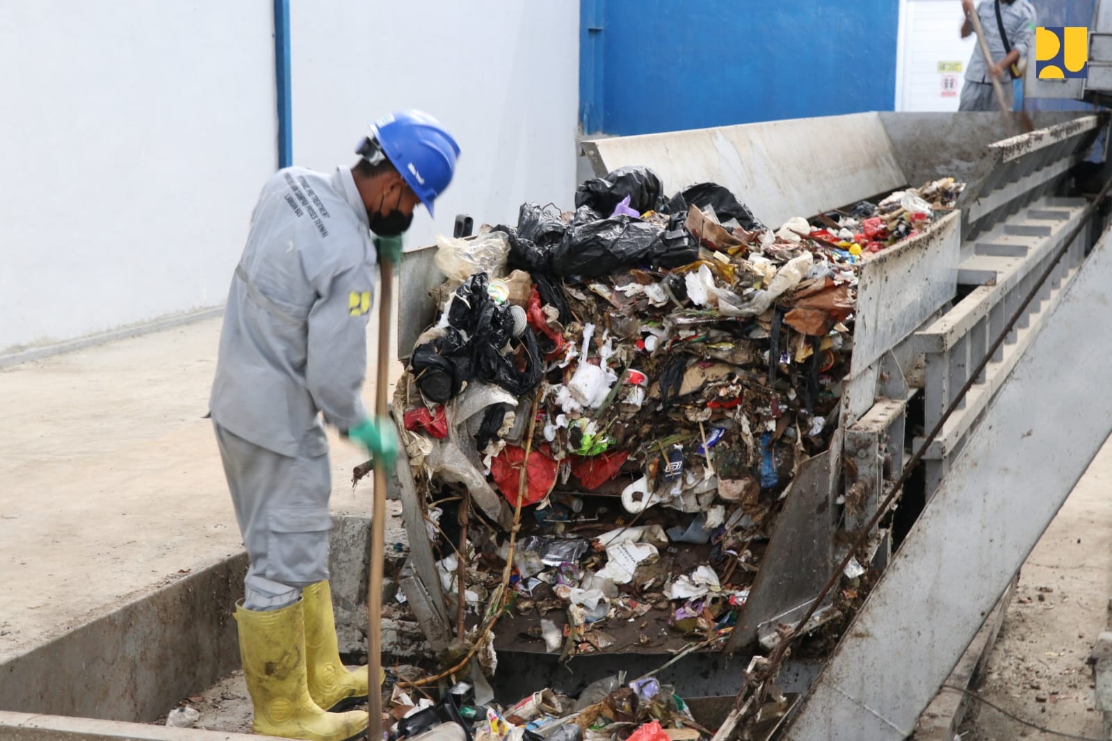 Sistem Pengelolaan Sampah di Labuan Bajo Senilai Rp46,4 Miliar