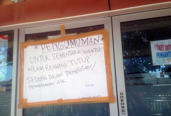 Air Kolam Renang Gor Senen Habis Untuk Memadamkan Kebakaran