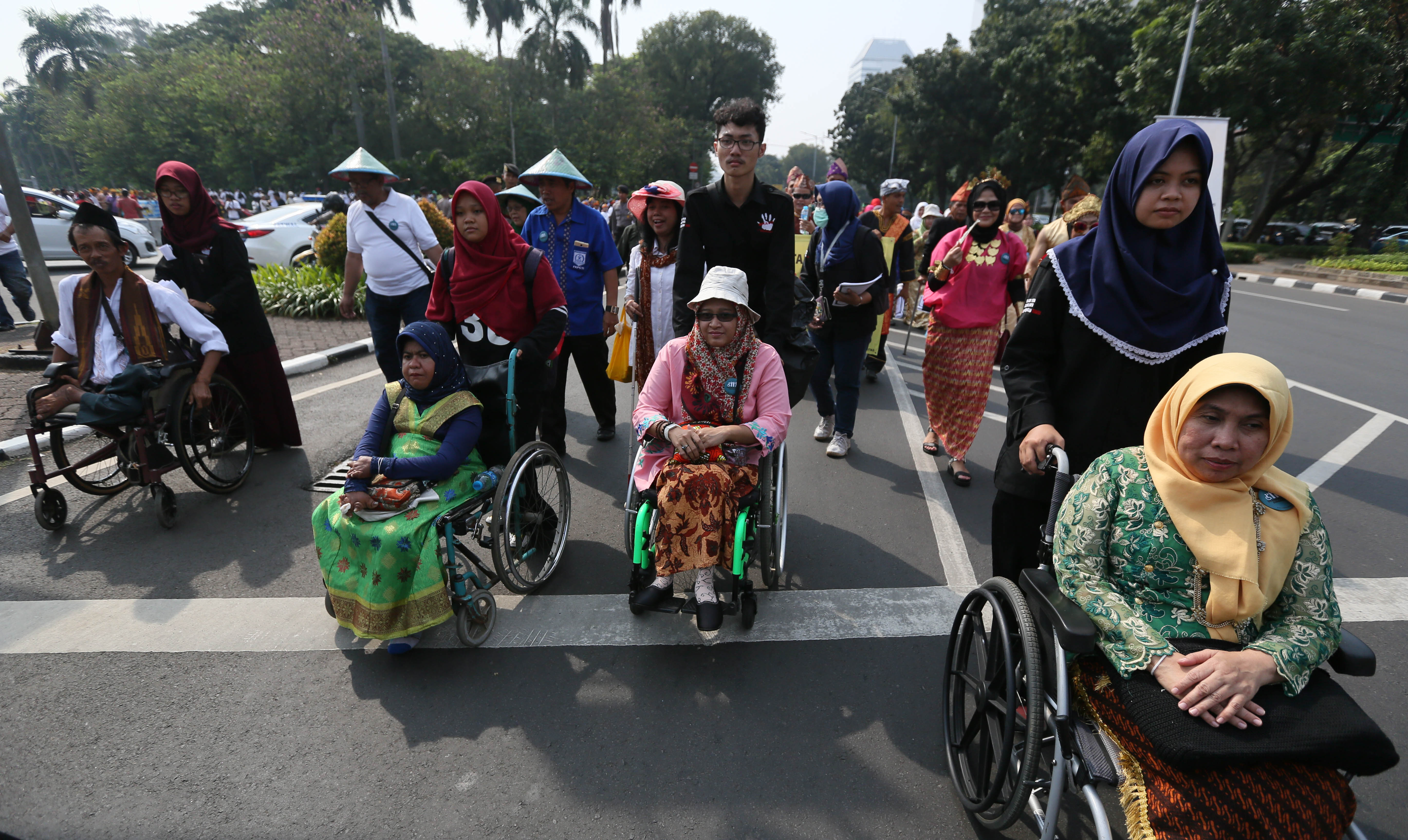 Penyandang Disabilitas Sambangi Kantor Kementerian di Merdeka Barat