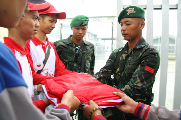 SMN Lampung Kibarkan Merah Putih di Perbatasan RI-PNG