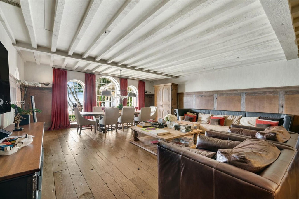 Berseteru dengan Mantan Istri, Phil Collins Jual Rumah Rp549 Miliar