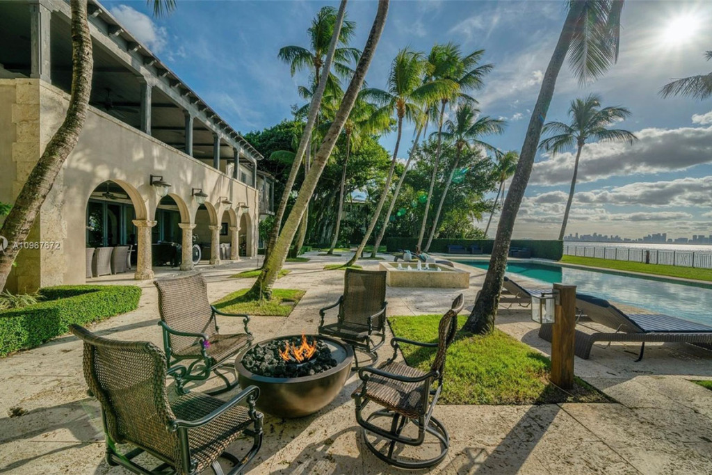 Berseteru dengan Mantan Istri, Phil Collins Jual Rumah Rp549 Miliar