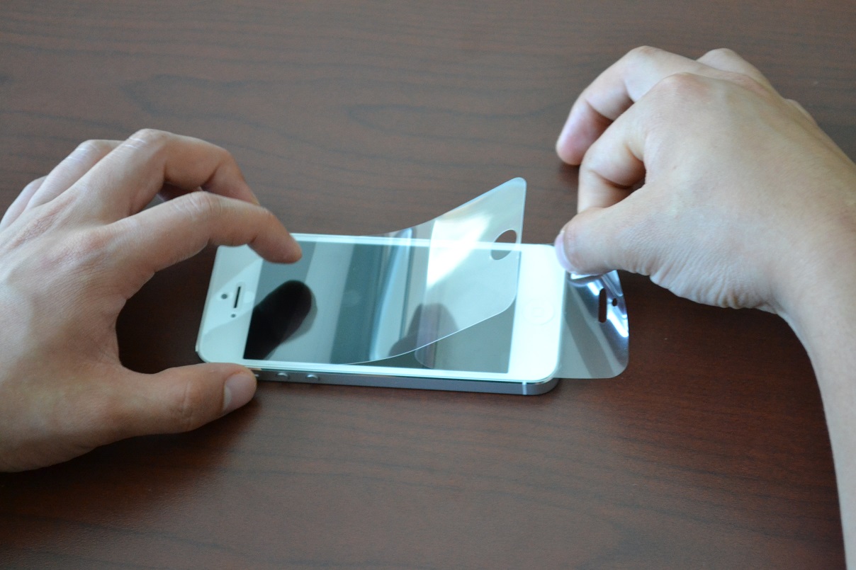 Memilih Pelindung Layar Smartphone, Tipis atau Tebal?