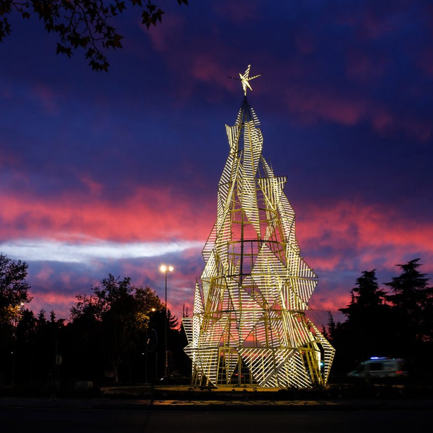 Pohon Natal Unik, dari Daur Ulang hingga Lego