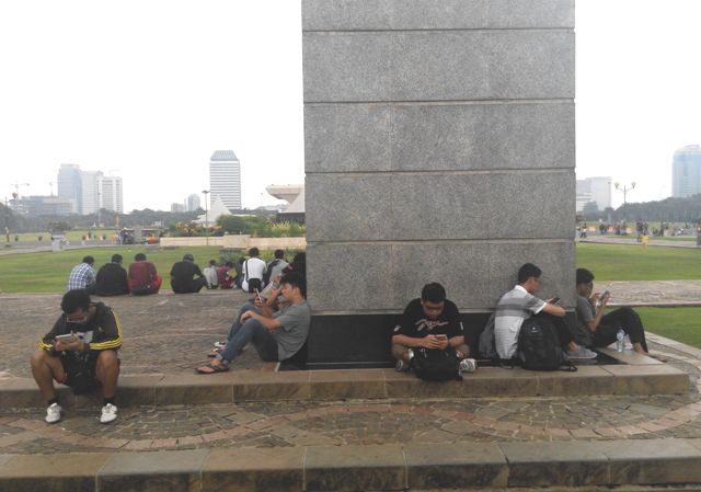 Pemburu Monster `Pokemon Go` Serbu Monas
