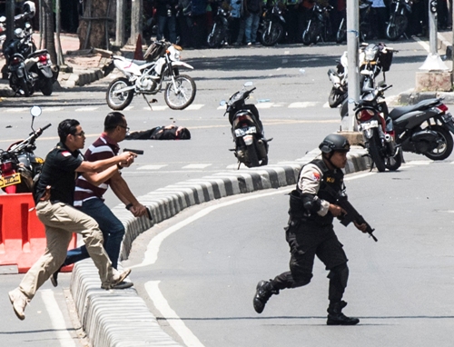 Polisi yang Disebut Ganteng Buru Teroris Tanpa Rompi Antipeluru