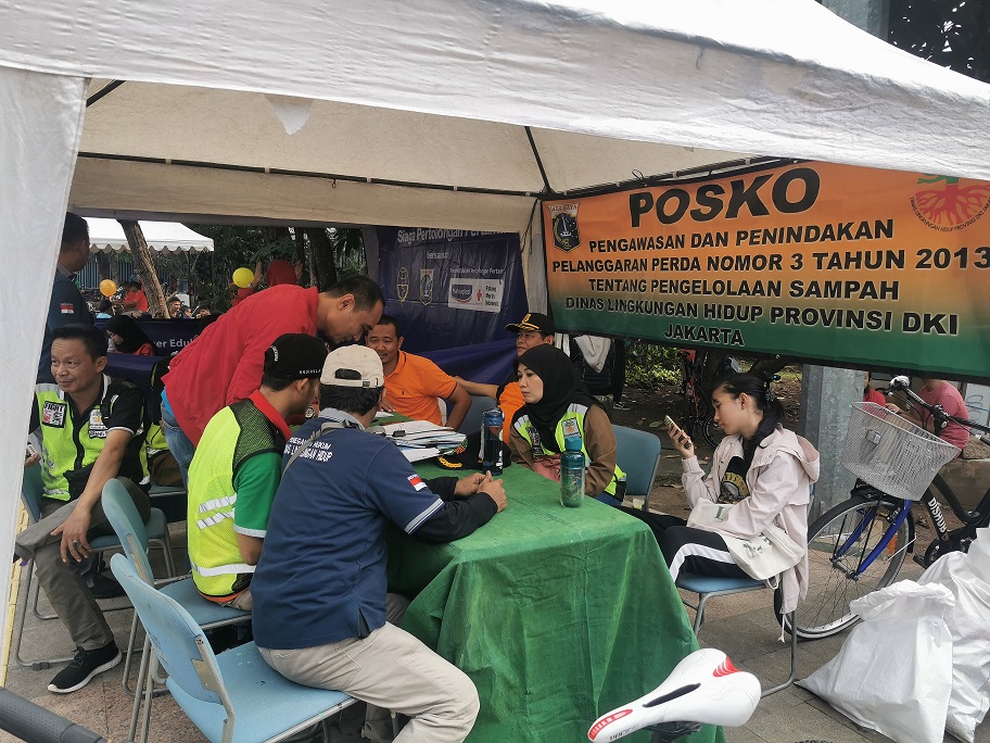 Buang Sampah Sembarangan Saat CFD, 3 Warga Ditangkap