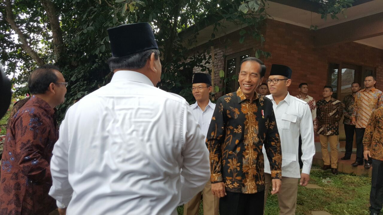 Foto: Prabowo Sambut Jokowi
