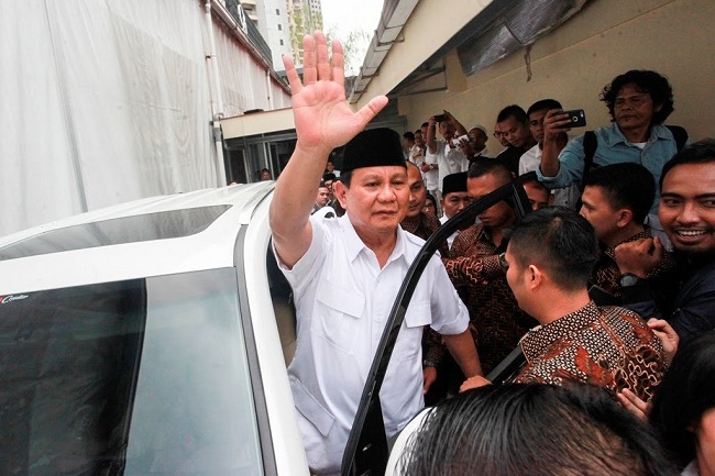 Antara Prabowo, Cendana, dan HTI