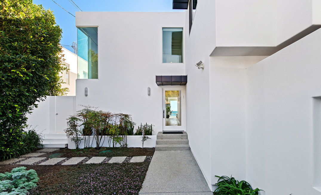 Intip Rumah Pantai Paris Hilton Seharga Rp120 Miliar
