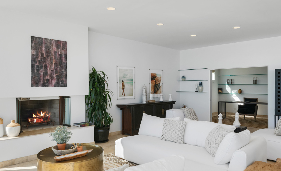 Intip Rumah Pantai Paris Hilton Seharga Rp120 Miliar
