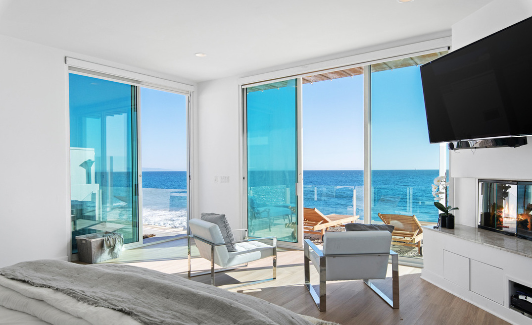 Intip Rumah Pantai Paris Hilton Seharga Rp120 Miliar
