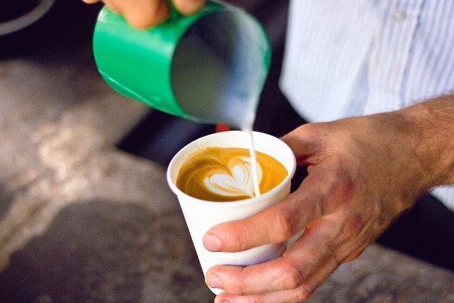 Bolehkah Minum Kopi Saat Puasa?