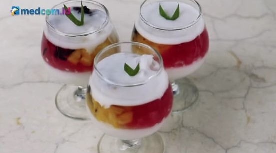 Pudding doger sebagai menu buka puasa. Foto: Youtube Medcom.id