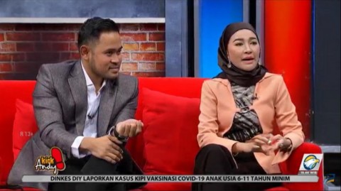 Crazy rich Malang Gilang Widya Pramana alias Juragan99 dan istrinya Shandy Purnamasari (Dok. Medcom)