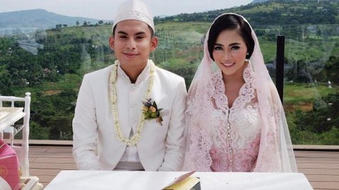 Perceraian Artis Paling Mengejutkan di Tahun 2021