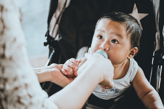 Tips Menyusui dengan <i>Breast</i> <i>Pumping</i>