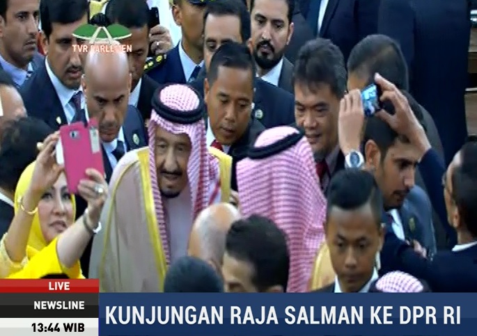 Raja Salman Pidato 3 Menit, Dikerumuni Anggota DPR 9 Menit