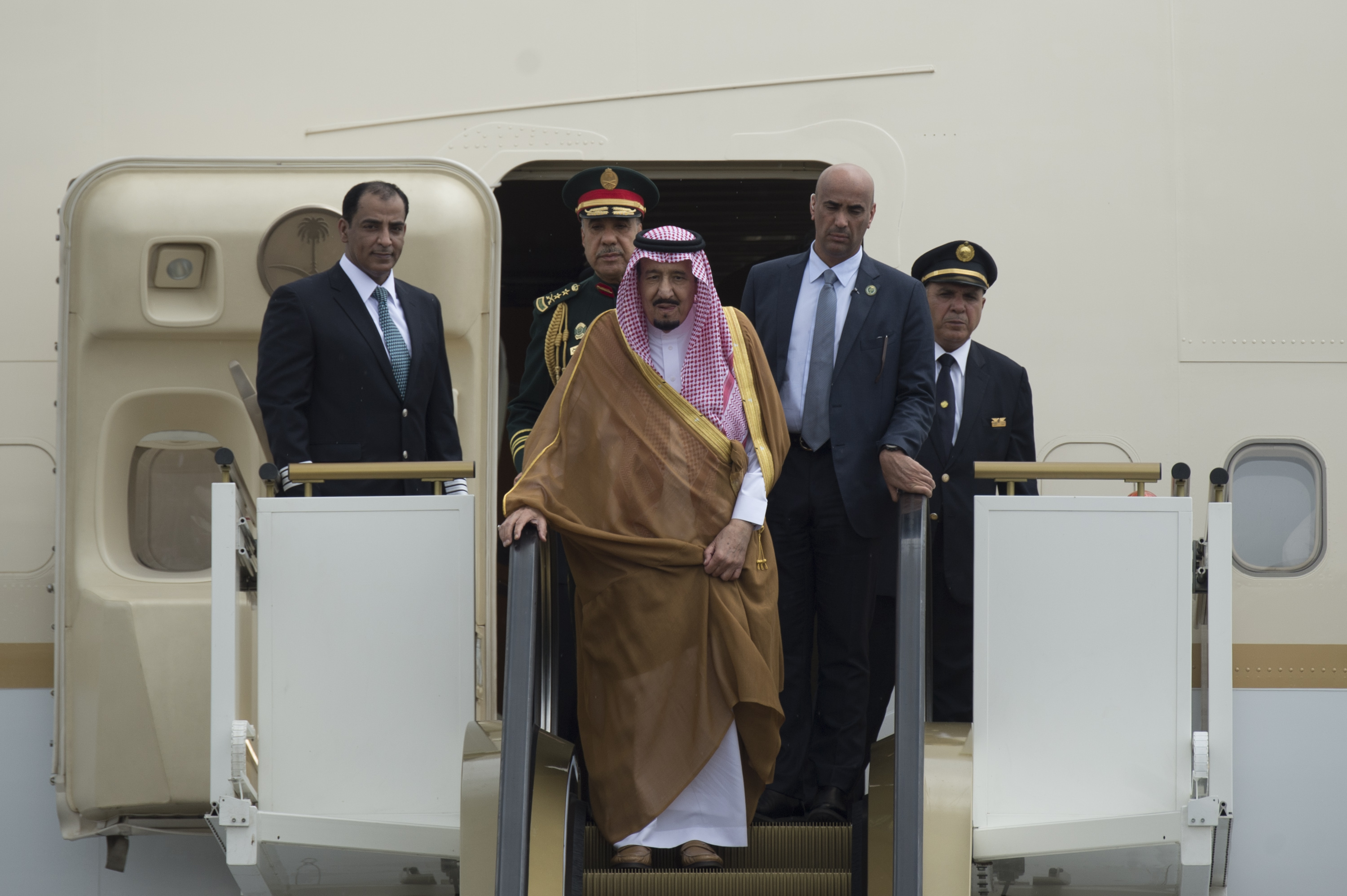 Paskhas Ikut Perkuat Pengamanan Bandara Bali Jelang Kedatangan Raja Salman