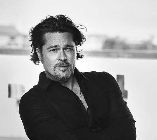 10 Pria Keren Berambut Panjang