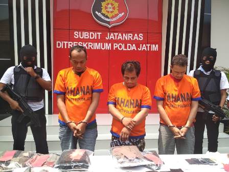 Polda Jatim Tangkap Komplotan Perampok Nasabah Bank