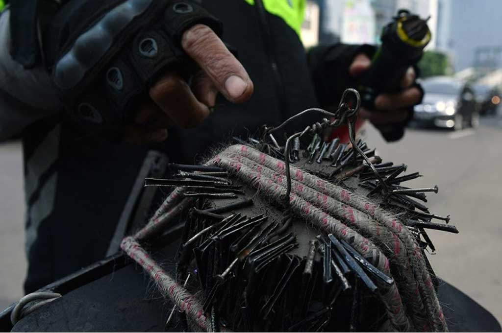 Tol Soedijatmo Dipastikan Bebas Ranjau Paku