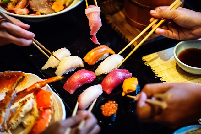 Penyebab Sushi Jadi Tak Menyehatkan