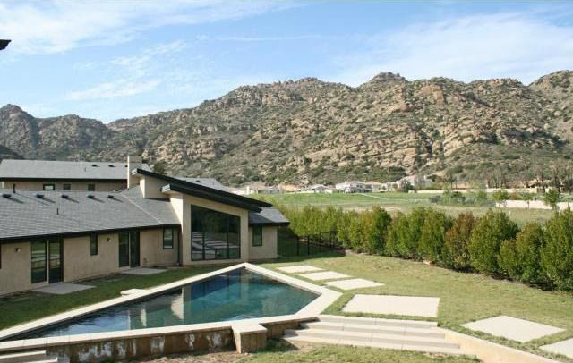 Aktor Twilight Jual Rumah Rp60 Miliar