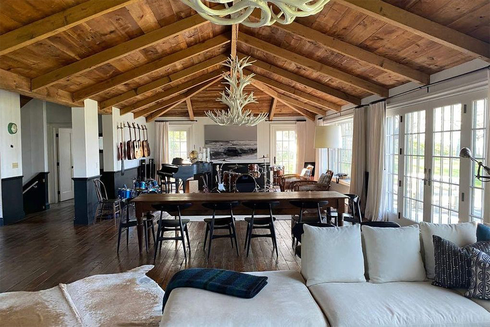 <i>Drummer</i> Red Hot Chili Peppers Jual Rumah Pantai Rp222 Miliar