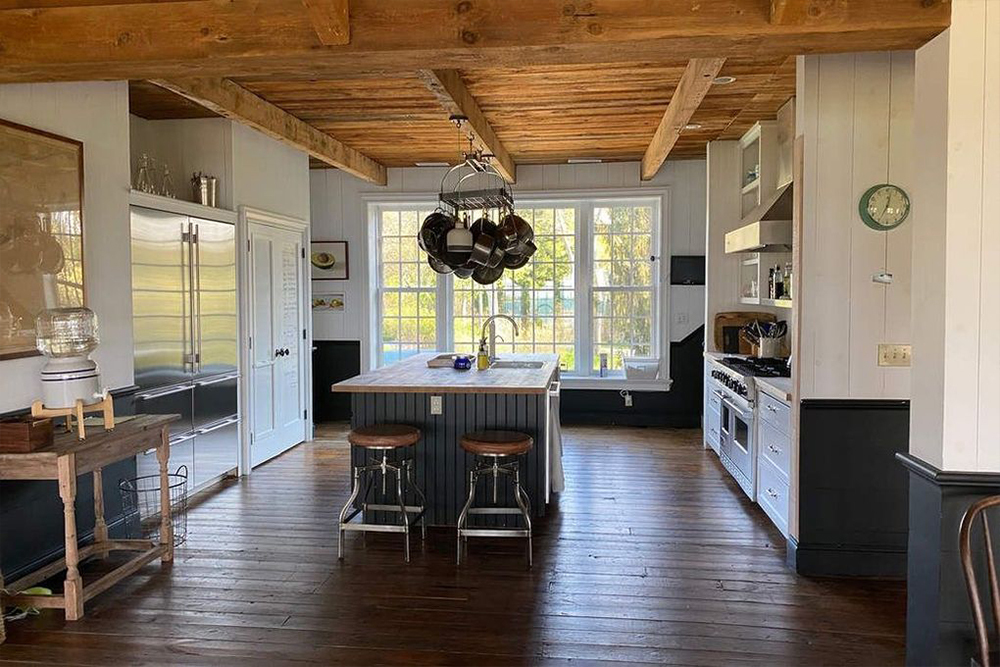 <i>Drummer</i> Red Hot Chili Peppers Jual Rumah Pantai Rp222 Miliar