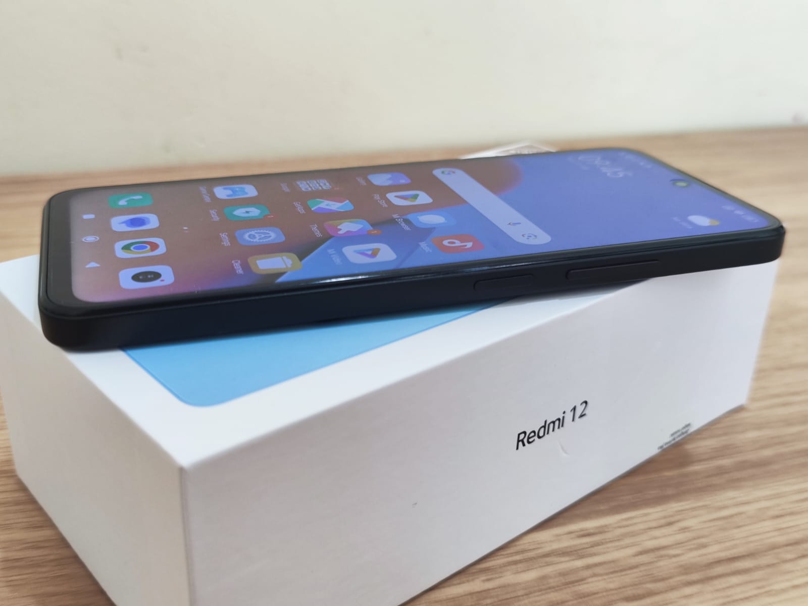 Unboxing dan Hands-On Redmi 12 yang Rilis Besok di Indonesia!
