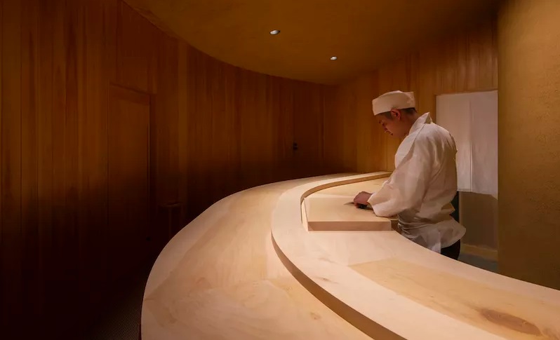 Restoran Sushi Minimalis dari Kayu