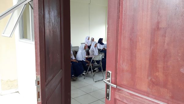 Wali Murid Kecewa Pembangunan SMPN 164 tak Rampung-Rampung