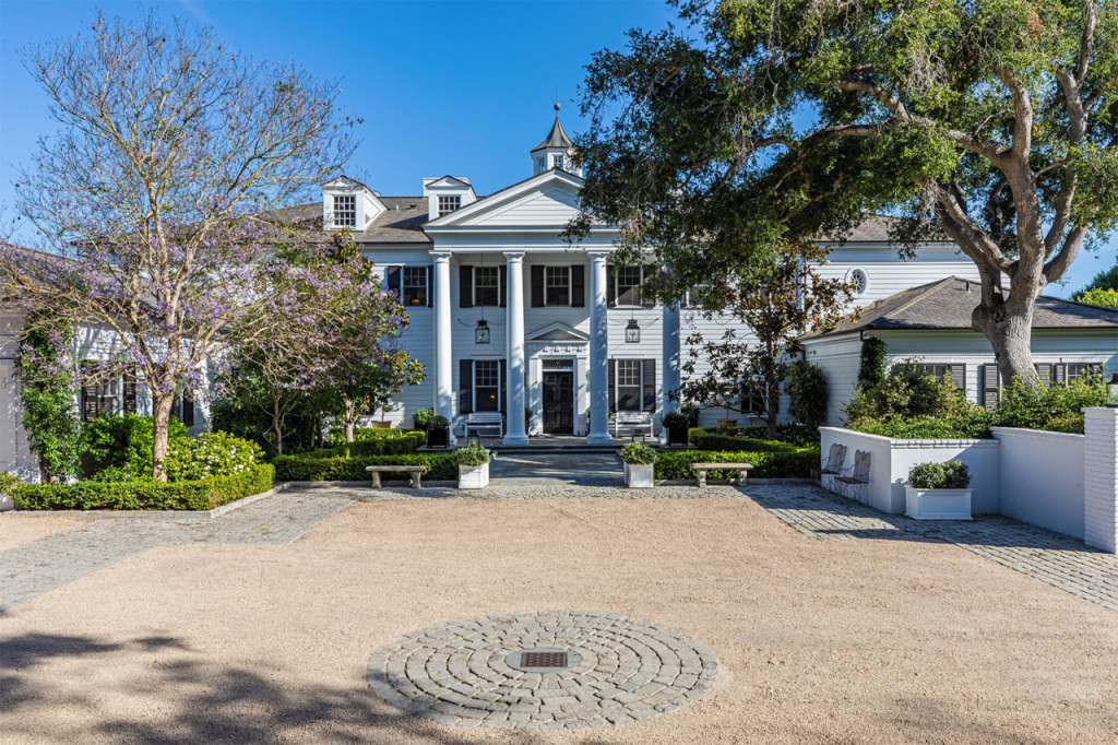 Intip Rumah Aktor Rob Lowe Seharga Rp670 Miliar