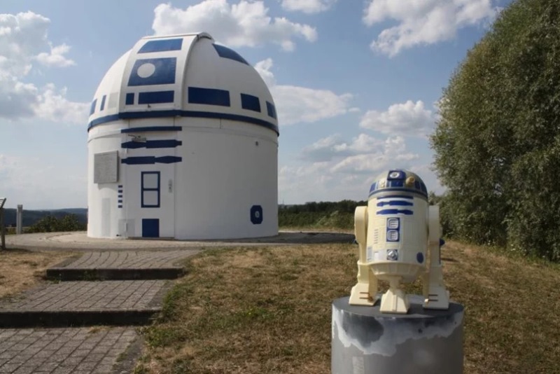 Wah! Fan Ubah Observatorium Serupa Robot Star Wars