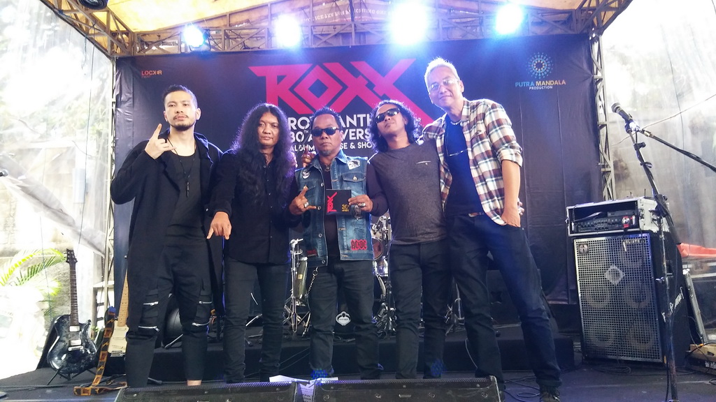 Kisah Bassist Roxx Menelusuri Ingatannya yang Hilang