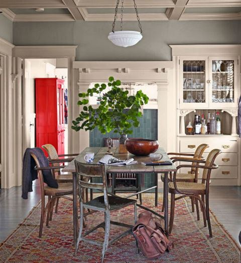 Karpet di Ruang Makan, Perlu atau Tidak?