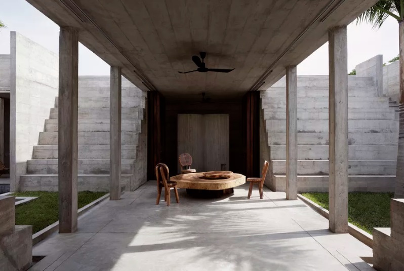 Rumah Beton yang Menyerupai Benteng