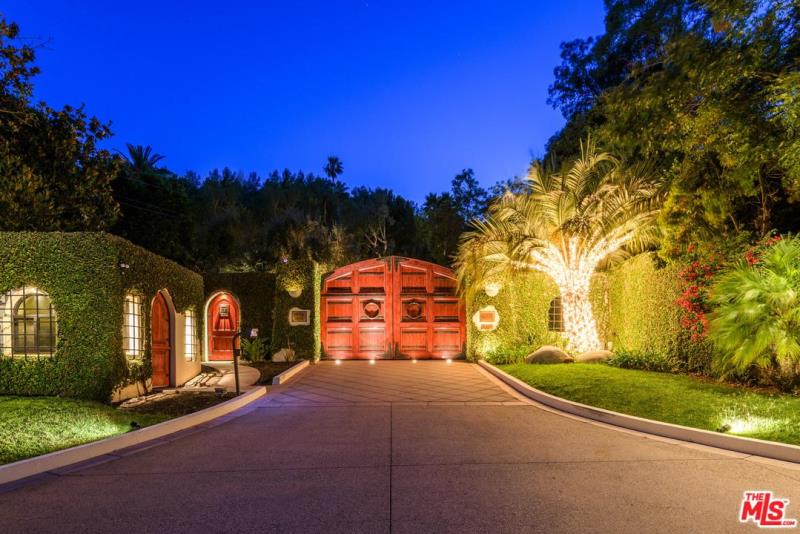 Wah! Rumah Bekas Artis Dijual Rp687 Miliar