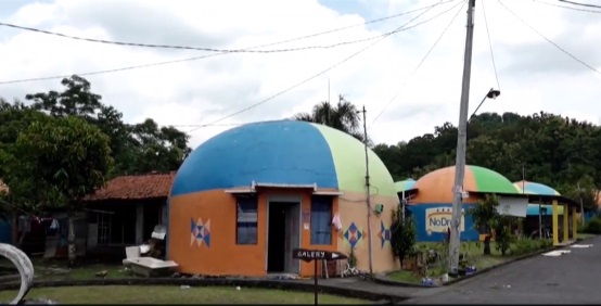 <i>Yuk</i>, Mengenal Risha, Rika, dan Ruspin