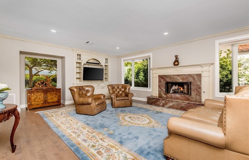 Investor Zoom 'Borong' Dua Properti di California